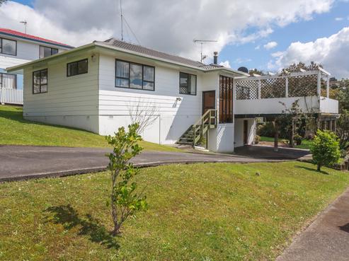 18 Trias Road, Totara Vale