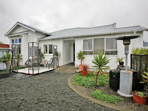1105B Karamu Road North, Mayfair