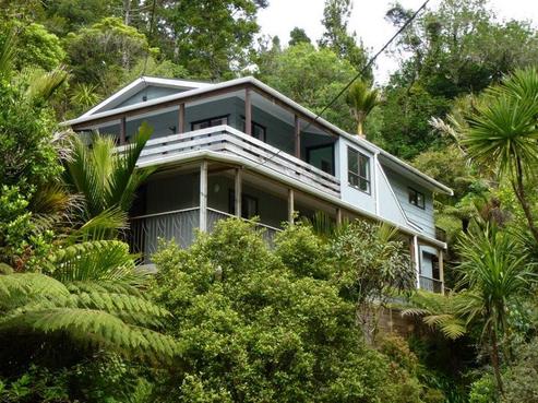 13 Valley Road, Titirangi