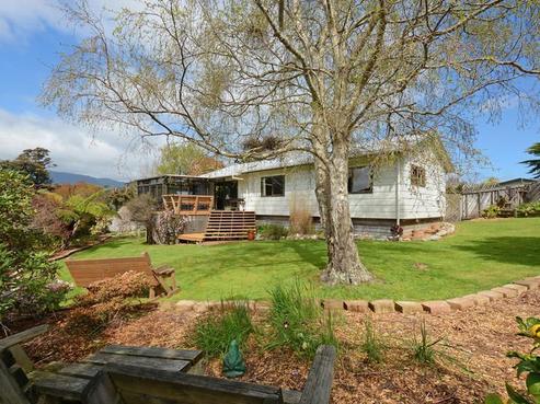 66 Larchmont Grove, Totara Park