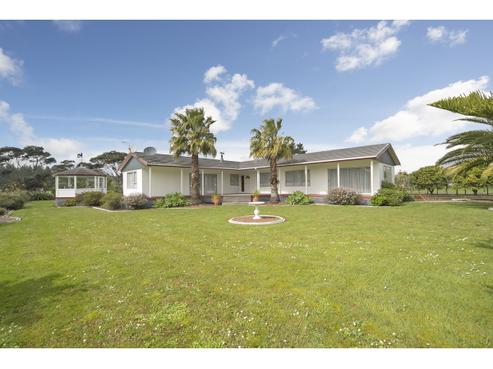 355 Waitakere Road, Taupaki