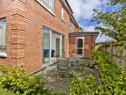 75A Fields Parade, Oteha