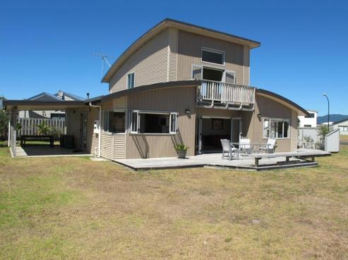 106 Puka Crescent, Matarangi