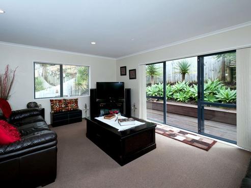 689A Beach Road, Rothesay Bay