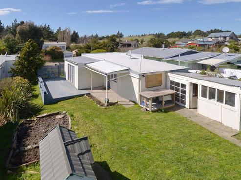37 Batten Grove, The Pines Beach