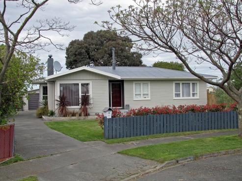 114 Clarence Cox Crescent, Pirimai