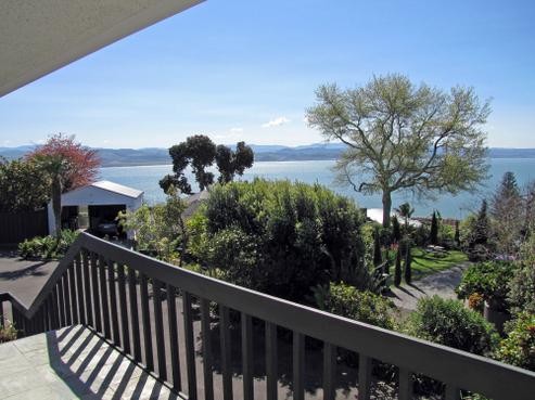2/126 Thompson Road, Napier Hill