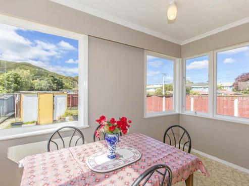 1088 High Street, Taita
