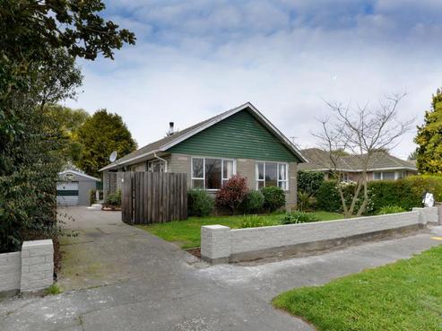 34 Damien Place, Bromley
