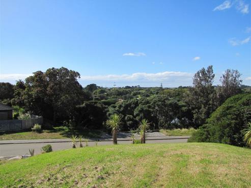 16 Fairway Oaks Drive, Waikanae Beach