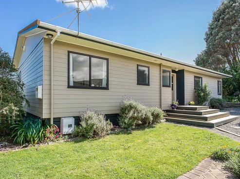 77 Queens Road, Waikanae Beach