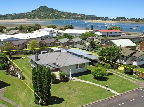 4 Wharf Road, Tairua