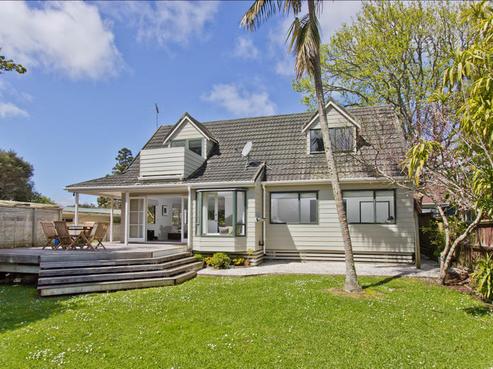 81A Atkinson Road, Titirangi