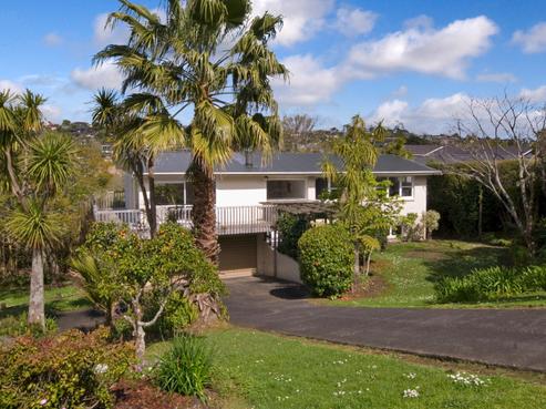 8 Colmar Road, Mellons Bay