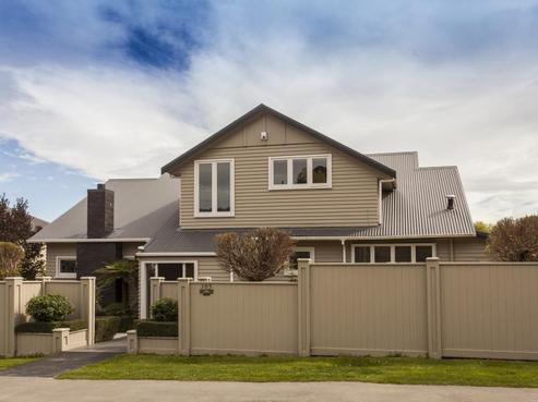 305 Centaurus Road, Hillsborough
