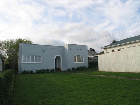 4 Warren Avenue, Three Kings