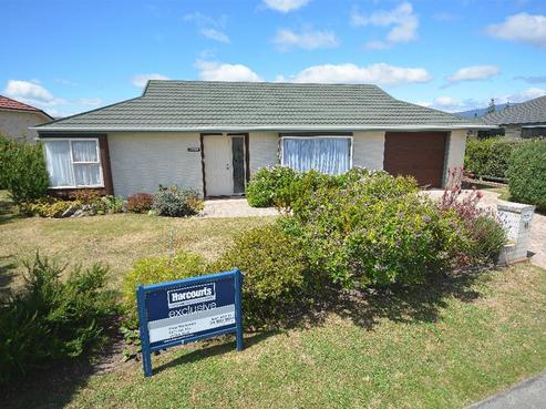 13 Barrett Drive, Waikanae Beach