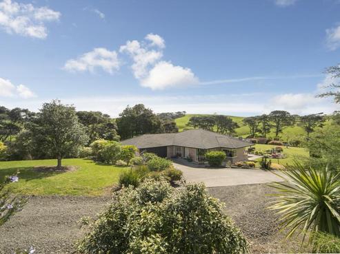 14 Wairere Road, Waitakere