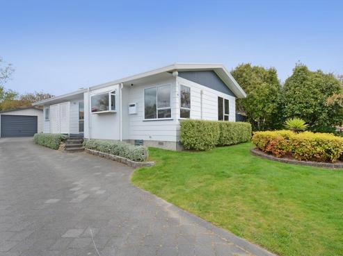 15 Memphis Grove, Totara Park