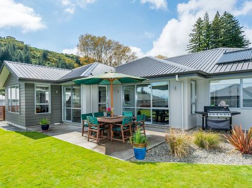11 Tussock Place, Stoke