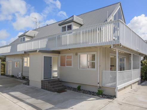 838 East Coast Road, Oteha