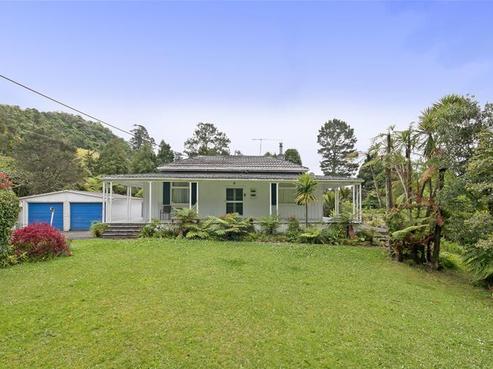 895 West Coast Road, Waiatarua