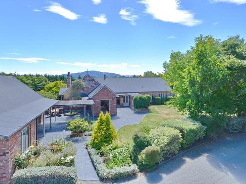 296 Birch Hill Road, Okuku