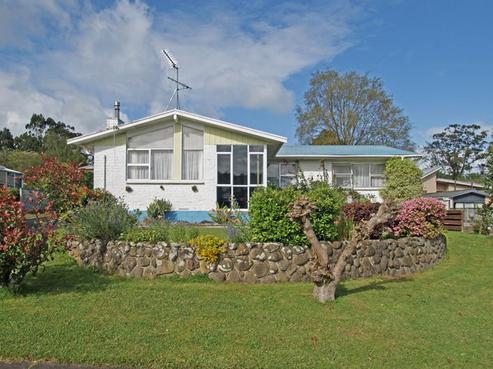 32 Splitt Avenue, Glenview