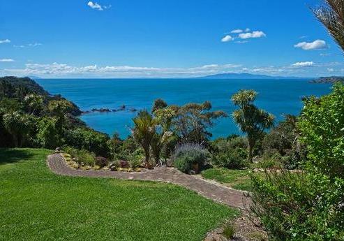 320 Sea View Road, Ostend