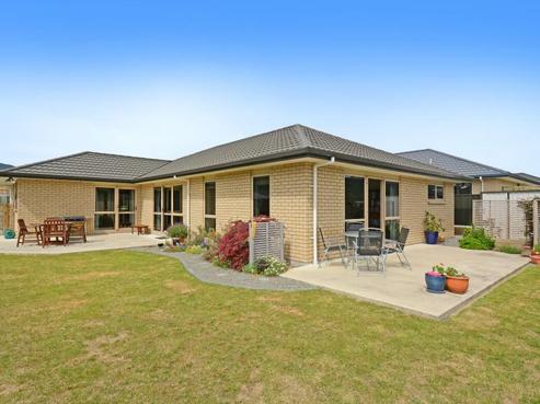 15 Diamond Grove, Brown Owl