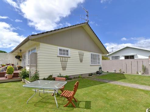 2/3 Rosebank Terrace, Stoke