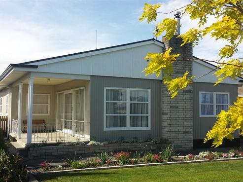 108 Park Road South, Akina