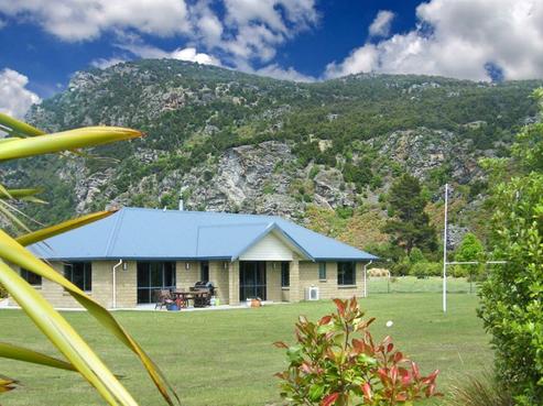 1083 Aubrey Road, Albert Town