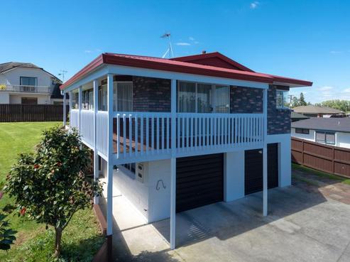 49 Lansdowne Crescent, Glenview
