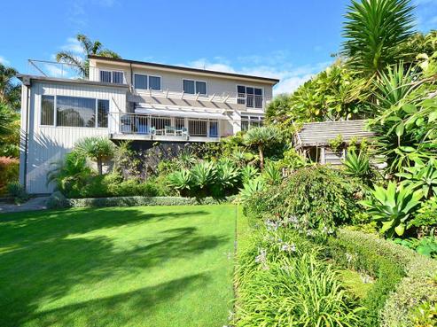 8 Hurdlow Place, Manly