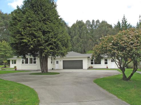 215 Whangamata Road, Kinloch