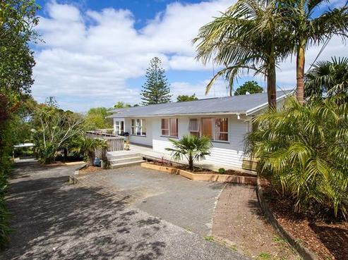 16 County Road, Torbay