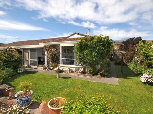 2/57 Beachville Road, Redcliffs