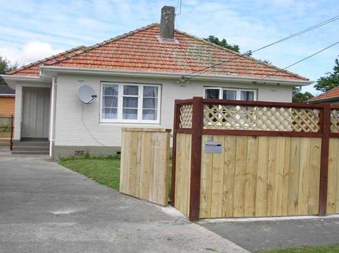 28 Hall Crescent, Epuni