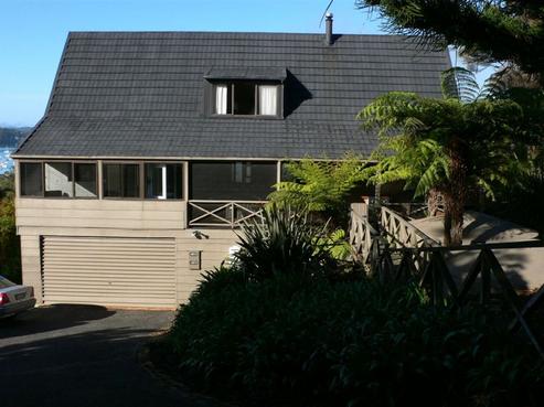 12 Russell Heights, Russell