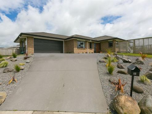 15 Estate Grove, Inglewood