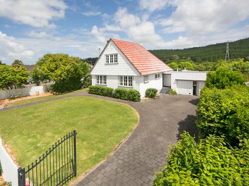 34 School Road, Riverhead