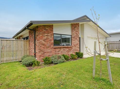 8 Diamond Grove, Brown Owl