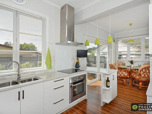 1A Rose Place, Kamo