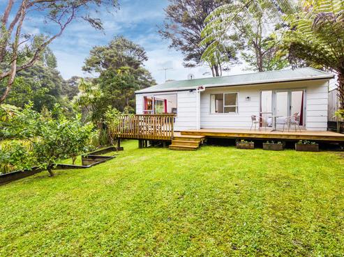 2/22 Wirihana Road, Titirangi