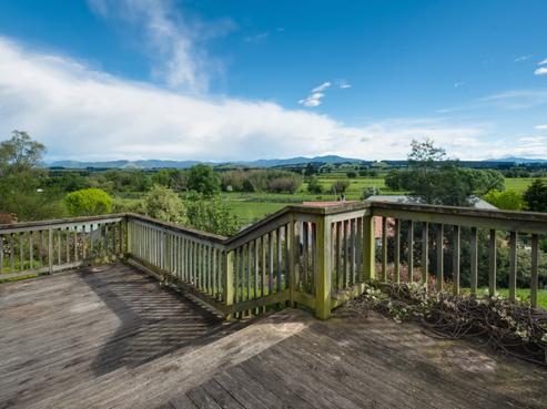 1606 Cust Road, Cust