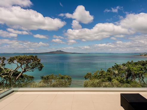 45 Beach Road, Castor Bay