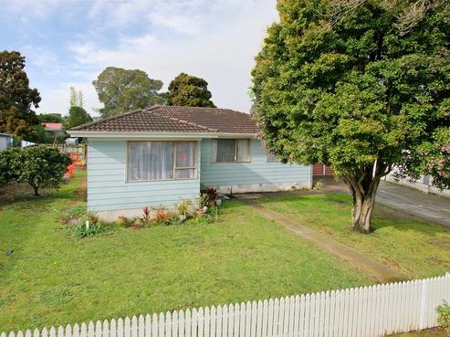 12 Desmond Place, Otara