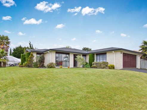 2 Faldo Drive, Golflands