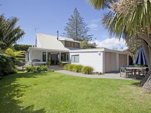 19 Hona Street, Waikanae Beach